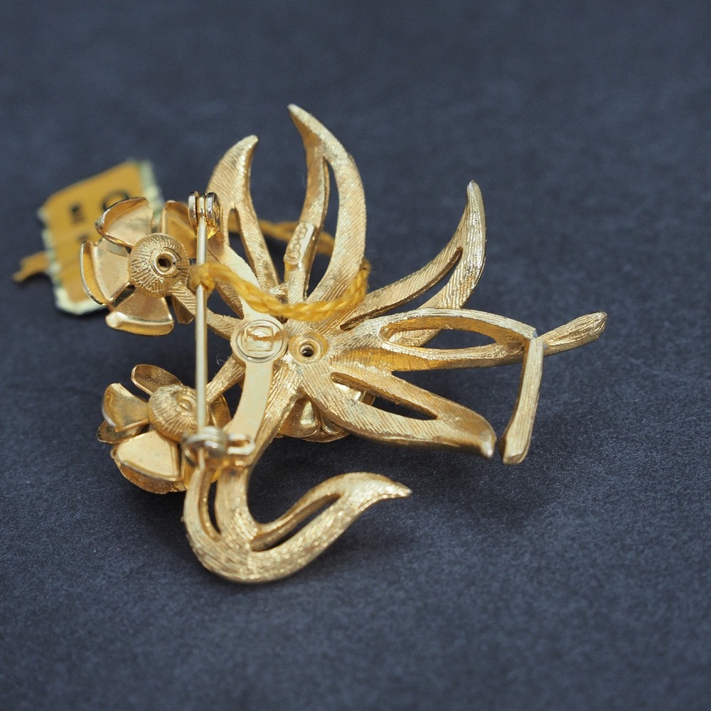 Coro Rose Brooch Pin Gold Tone Pearl Flower Bouquet Ribbon Bow Textured Vintage - Picture 11 of 13